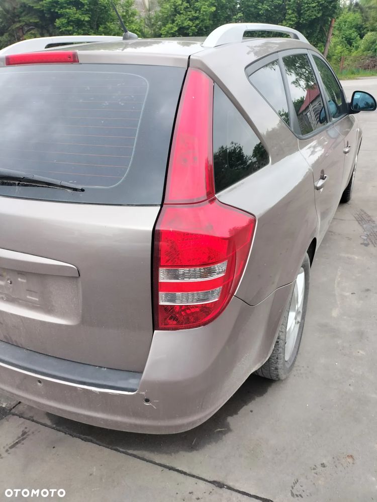 DRZWI LEWE PRAWE TYŁ KIA CEED I KOMBI 2.0 CRDI 140 KM D4EA KOD LAK.8Q - 17