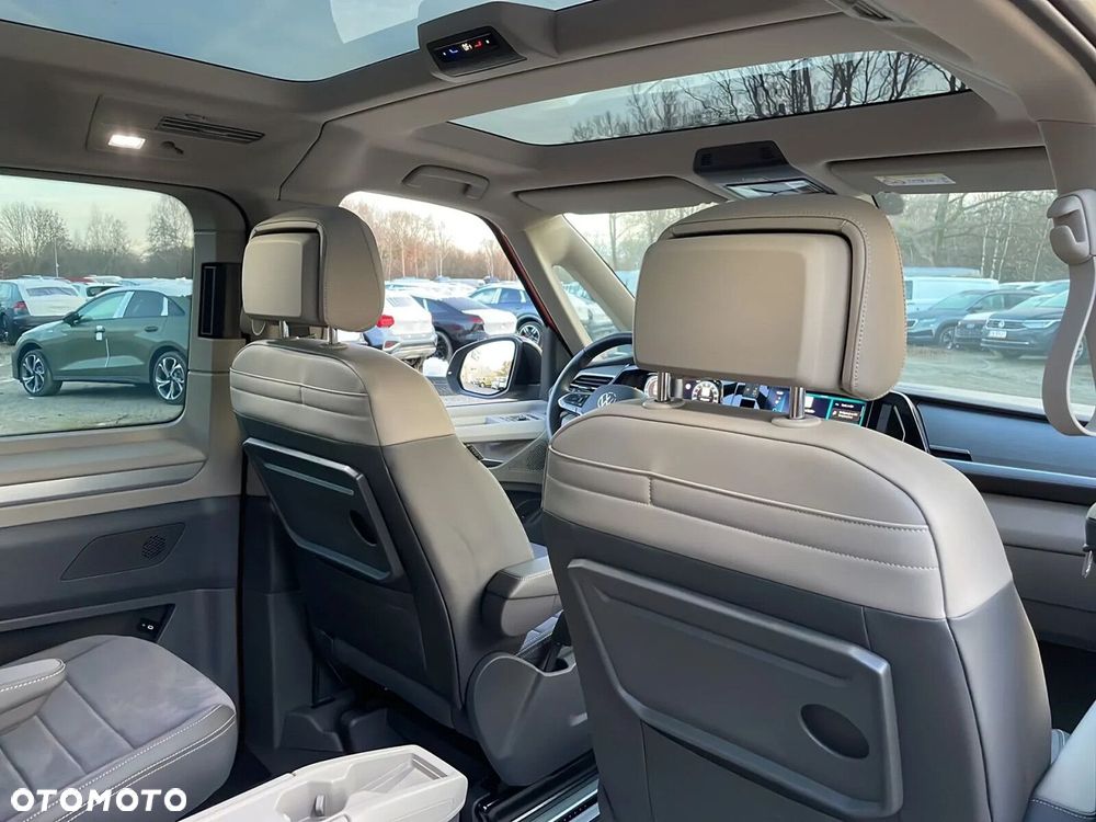 Volkswagen Multivan - 20