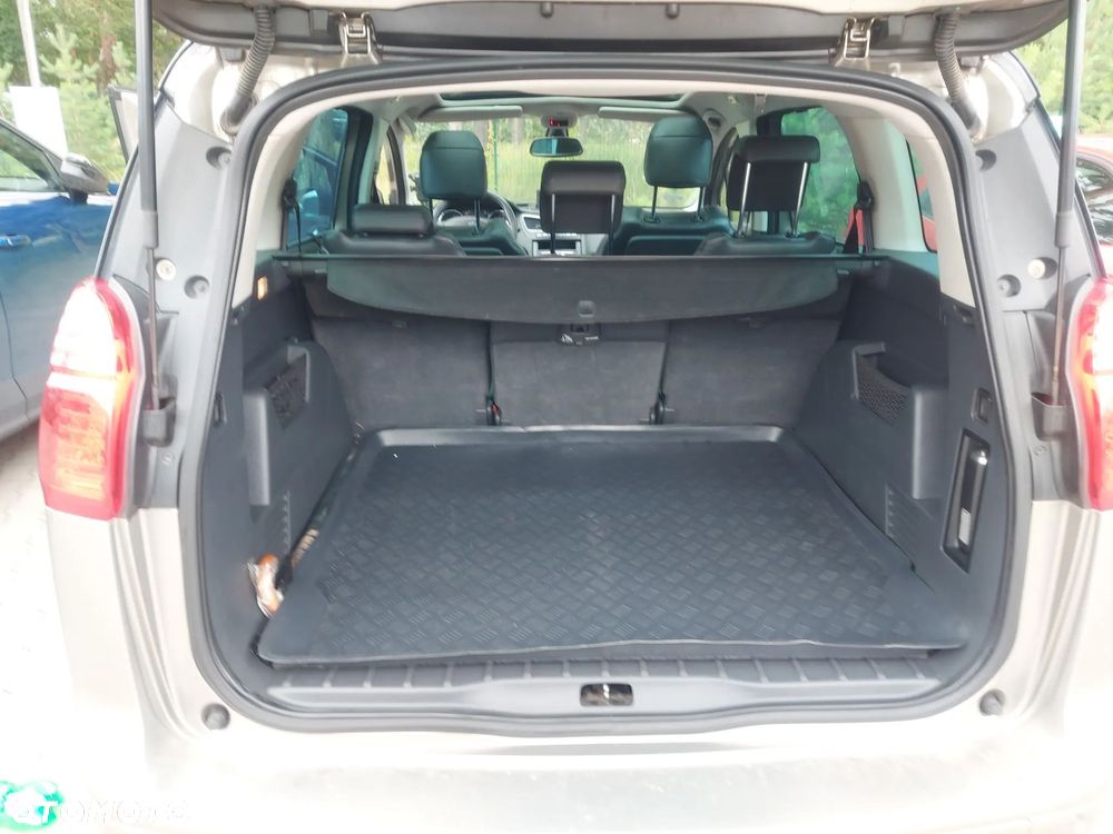 Peugeot 5008 HDI 160 Automatik Allure - 15