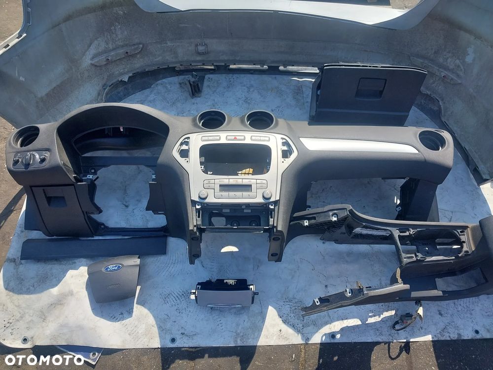 Deska rozdzielcza pulpit konsola Ford Mondeo Mk4 konsola środkowa ramka poduszki powietrzne airbag poduszka kierowcy pasażera - 1
