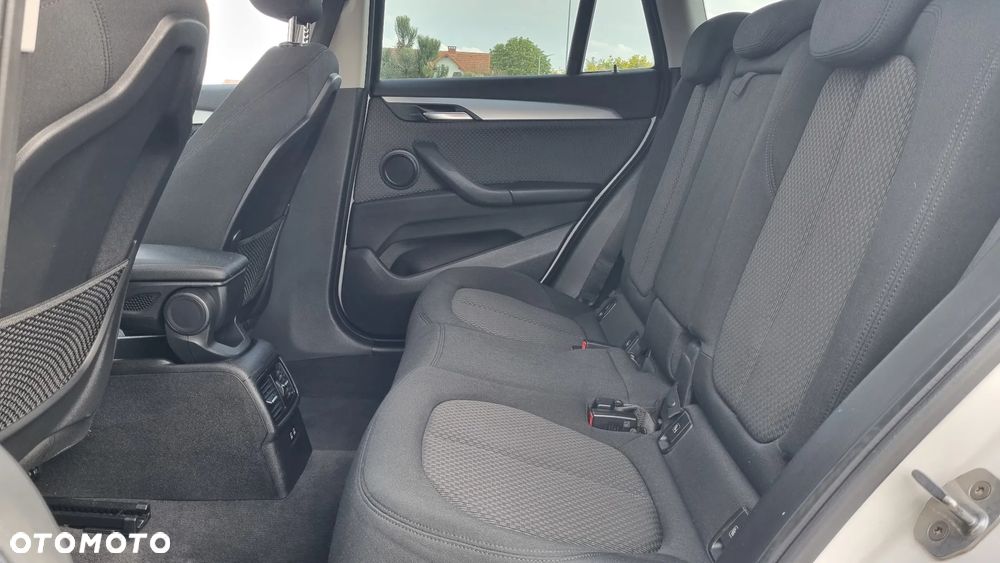 BMW X1 xDrive18d - 27