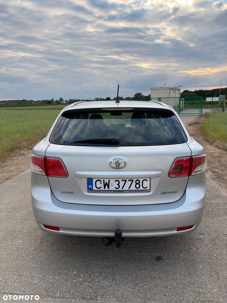 Toyota Avensis - 25