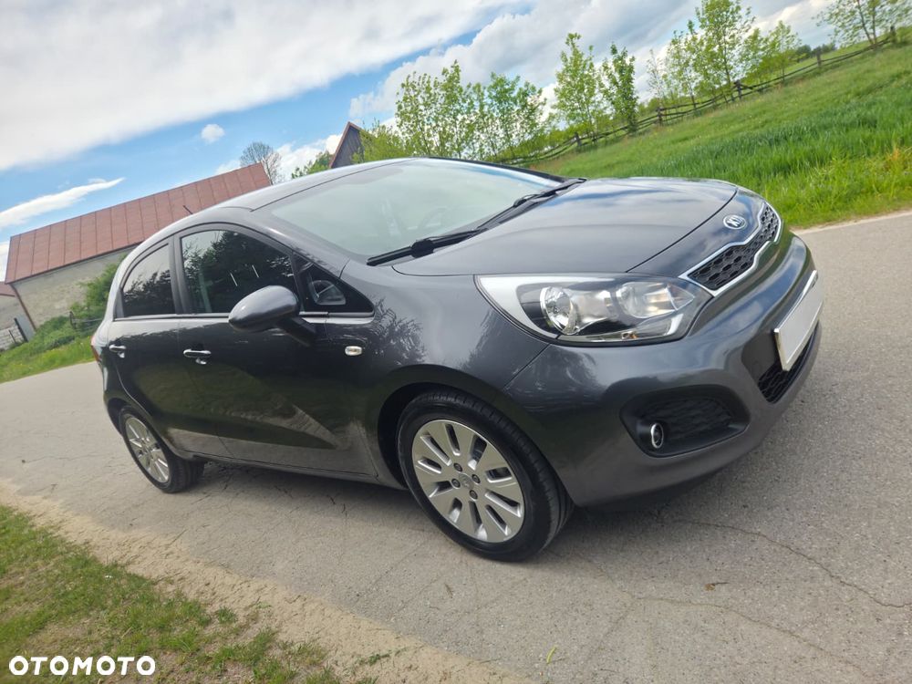 Kia Rio 1.2 L - 3