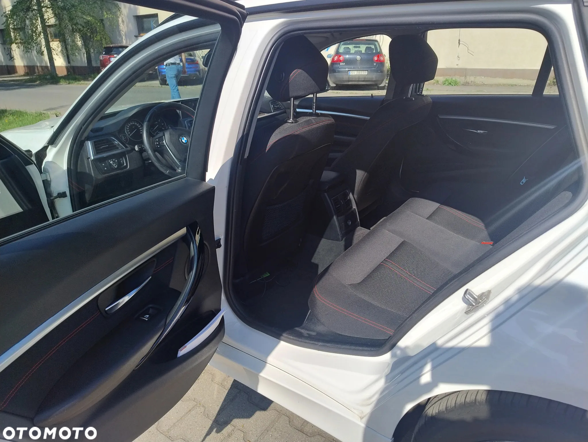 BMW Seria 3 318d - 15