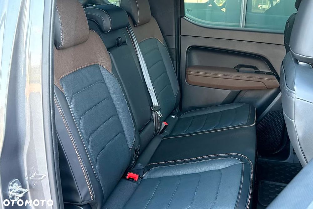 Volkswagen Amarok - 16