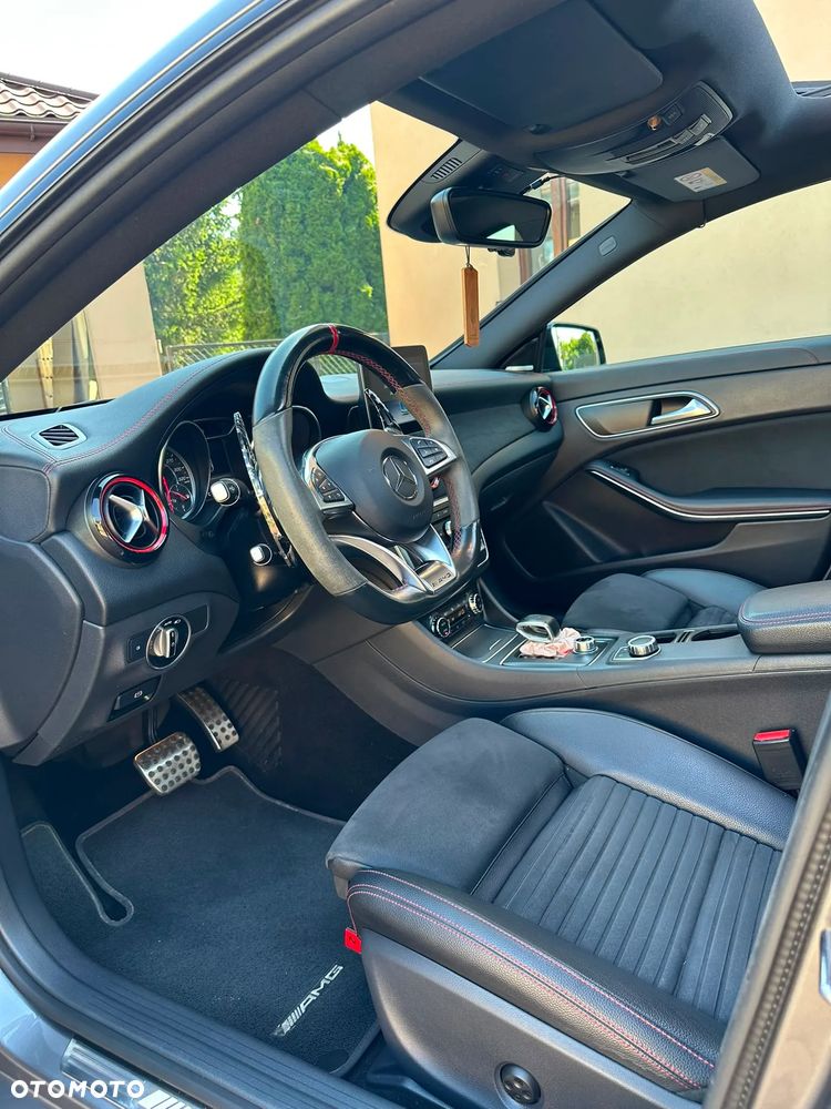 Mercedes-Benz CLA - 12