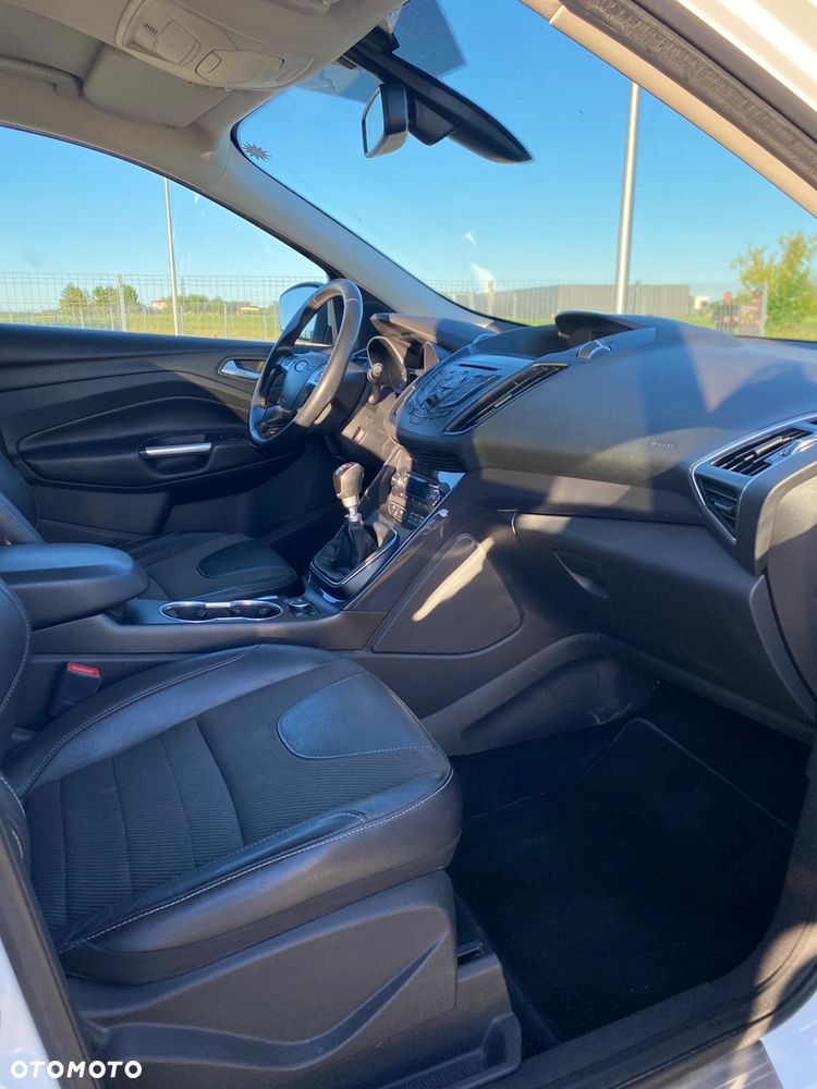Ford Kuga 1.6 EcoBoost 2x4 Titanium - 13