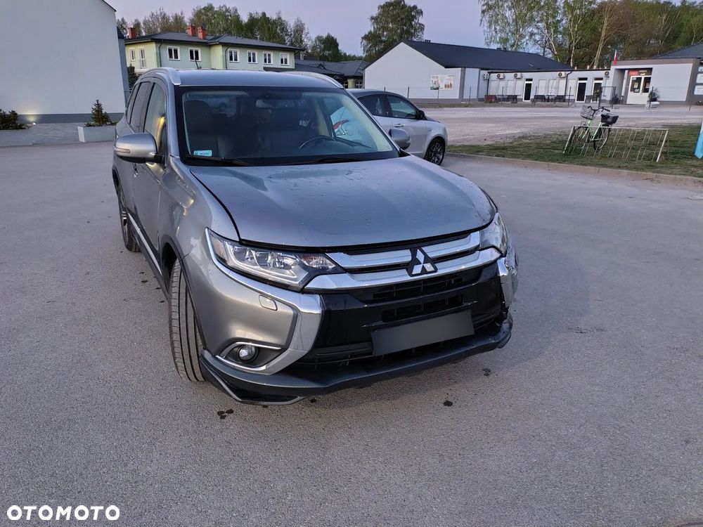 Mitsubishi Outlander - 1