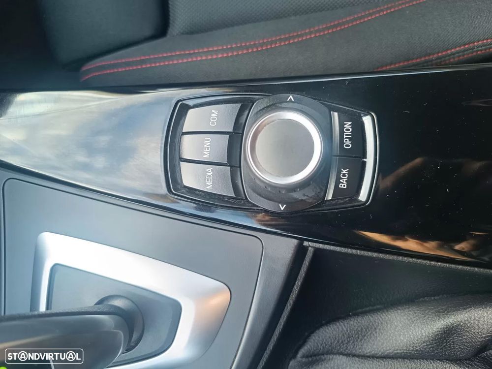 BMW 320 d Aut. Sport Line - 27