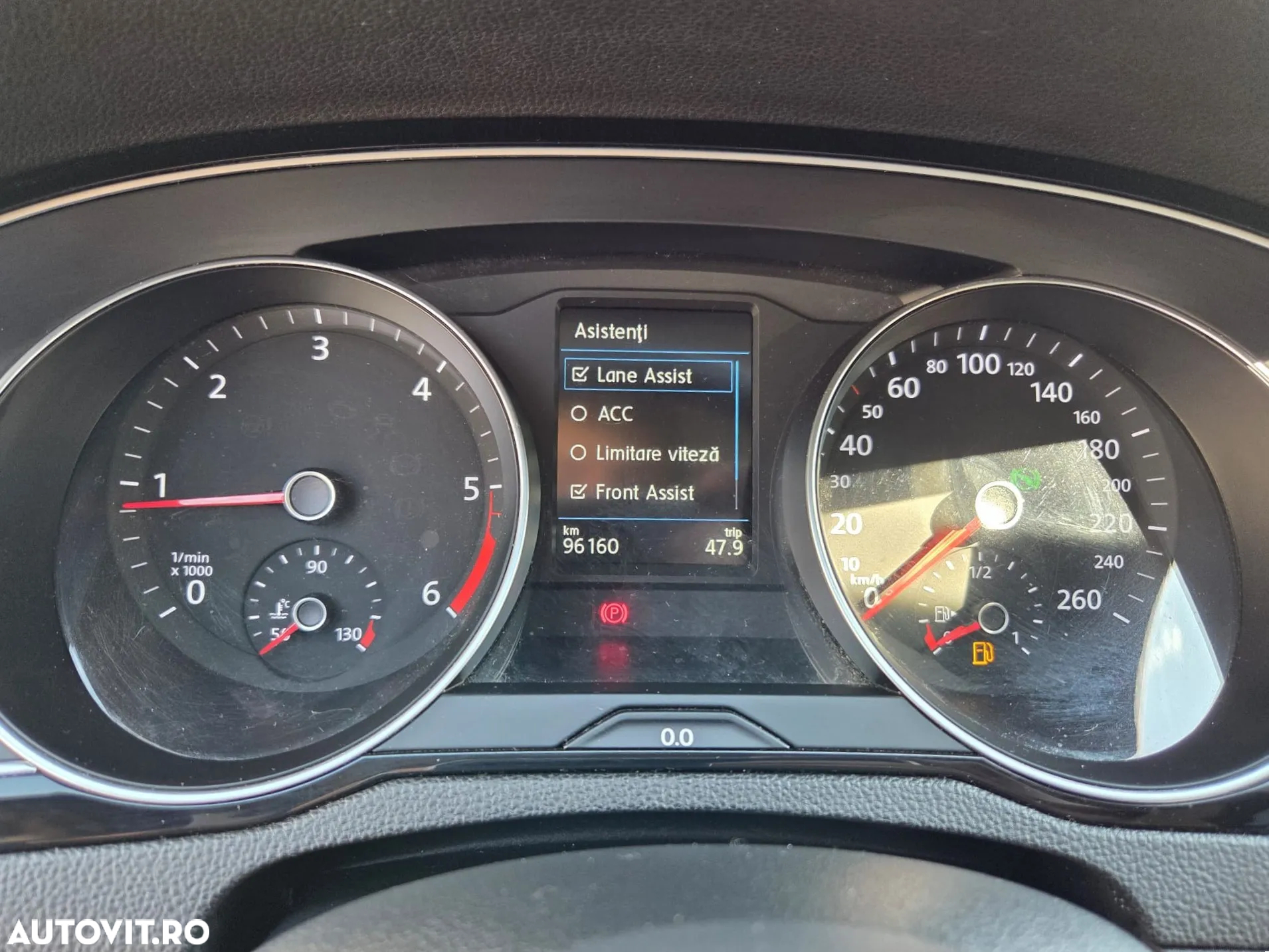 Volkswagen Passat 2.0 TDI DSG Comfortline - 14