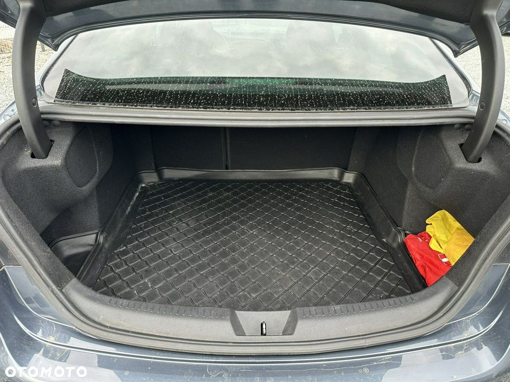 Renault Megane 1.6 SCe Limited - 26