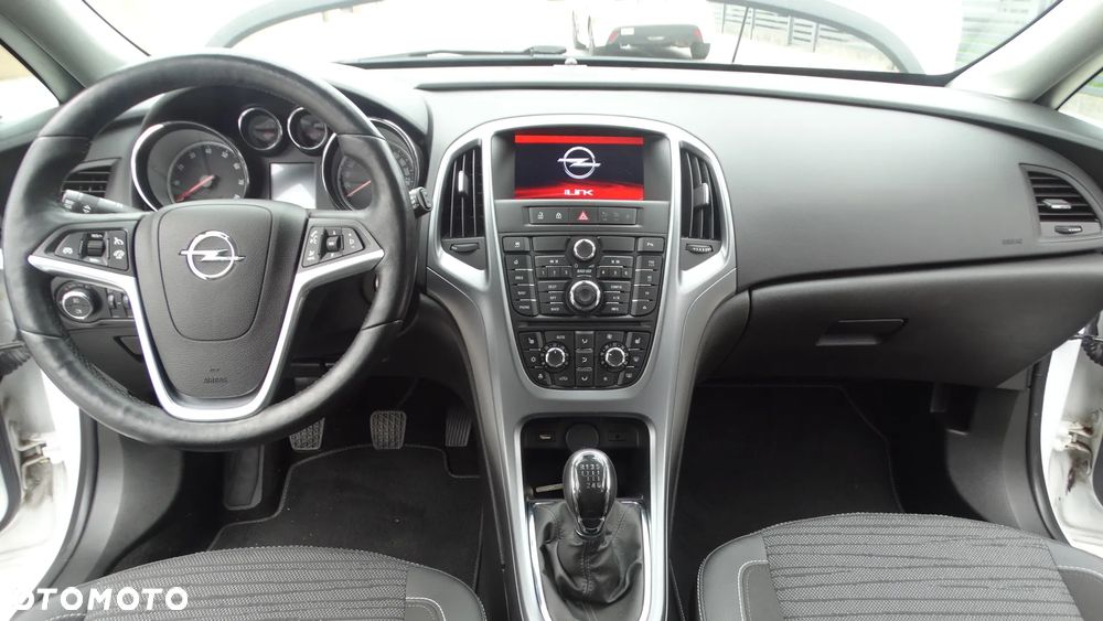 Opel Astra 1.4 Turbo Exklusiv - 25