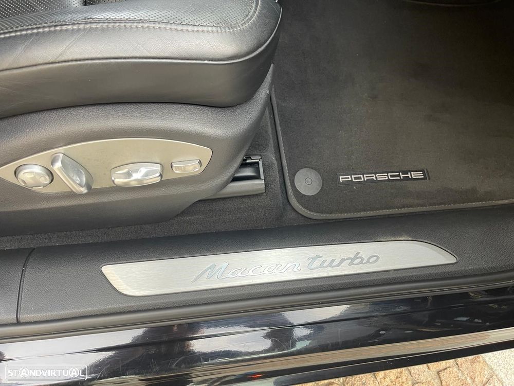 Porsche Macan Turbo PDK - 28
