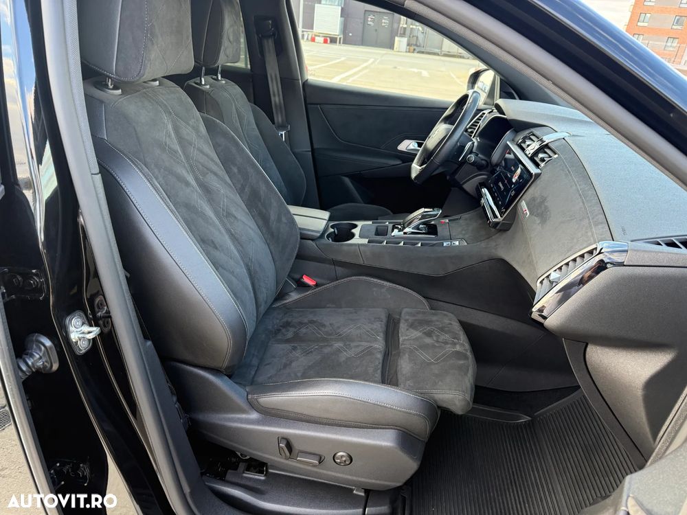 DS Automobiles DS 7 Crossback 1.6 PHeV AWD 300 EAT8 PERFORMANCE LINE + - 33