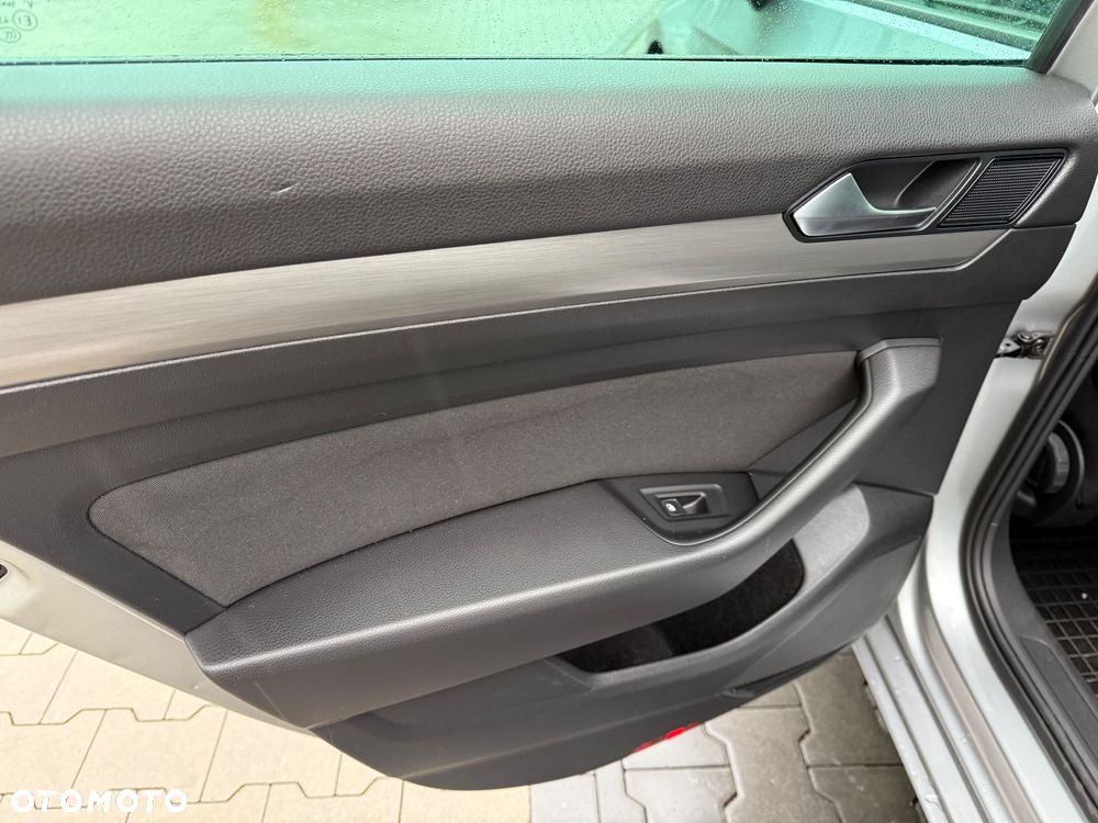 Volkswagen Passat 2.0 TDI EVO Business DSG - 20