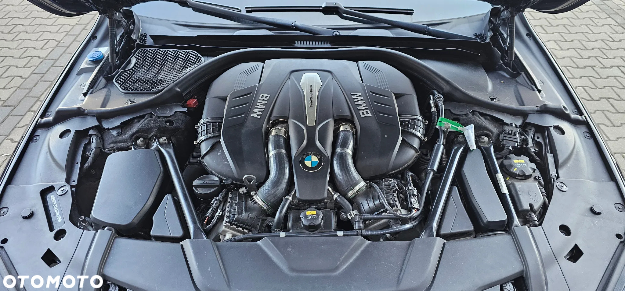 BMW Seria 7 750i xDrive - 9