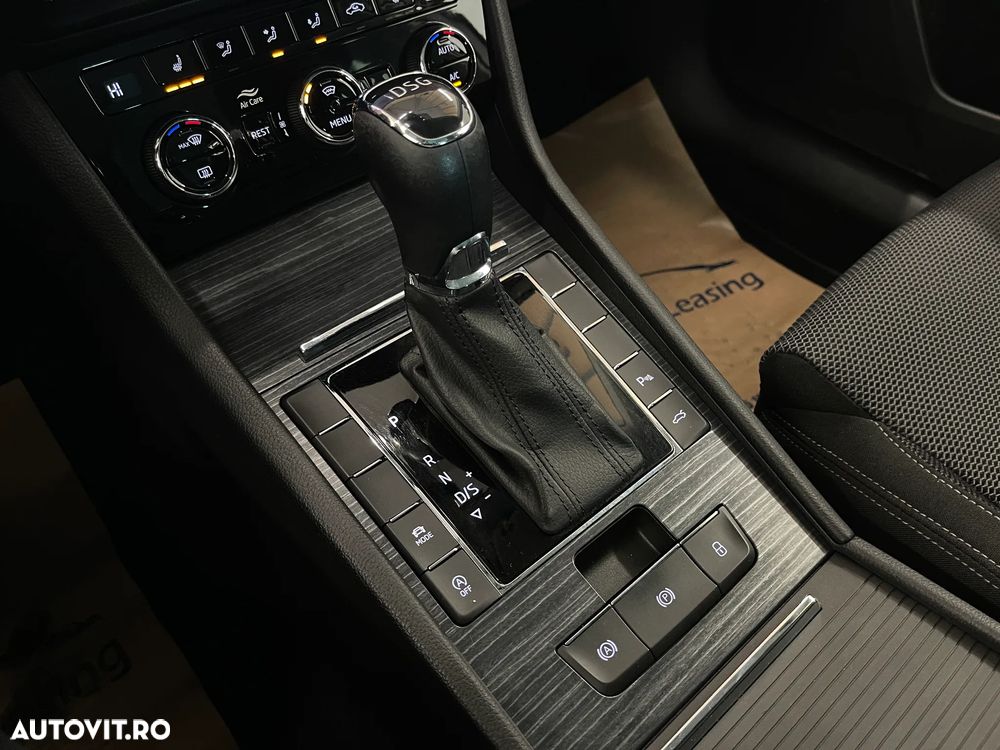 Skoda Superb 2.0 TDI DSG Style - 29