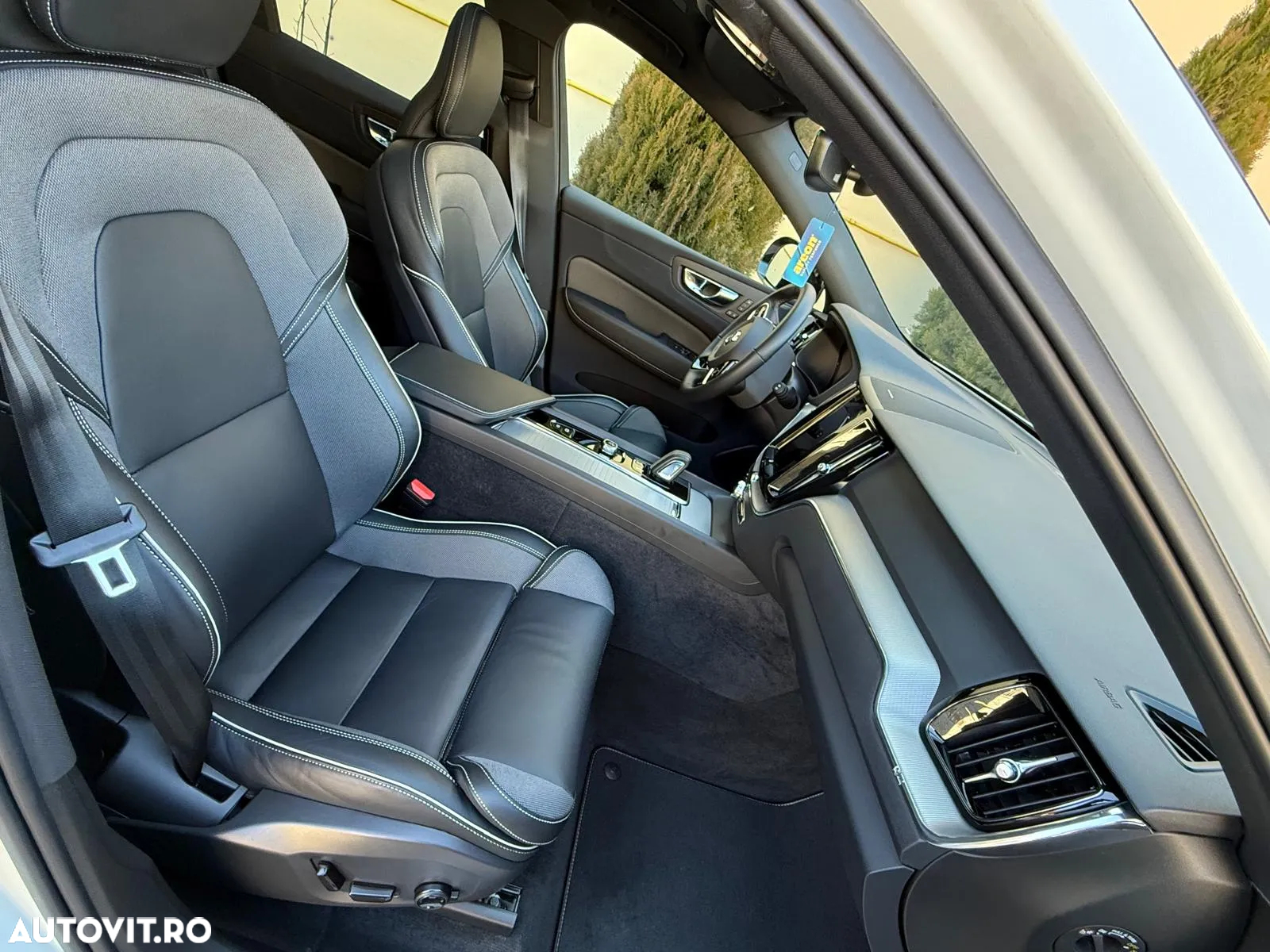 Volvo XC 60 T8 Twin Engine AWD R-Design - 9