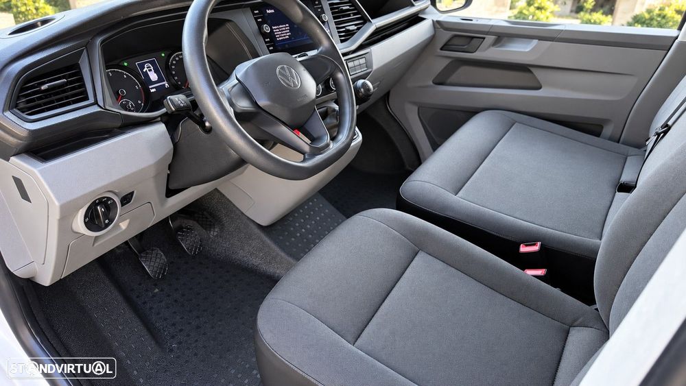 VW Transporter 2.0 TDI L2H1 - 18