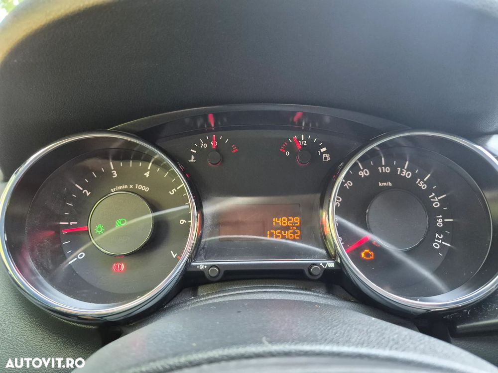 Peugeot 3008 120 VTi Style - 12