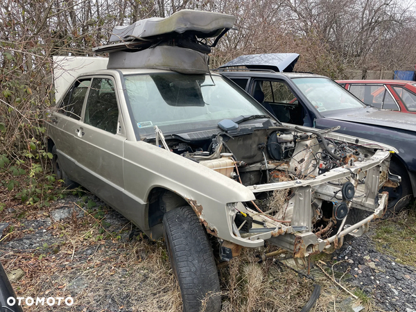 Mercedes W201 190  NA CZĘŚCI!!!