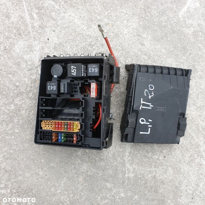 AUDI TT II 8J 2.0 TDI SKRZYNKA BEZPIECZNIKOW  09R - 1