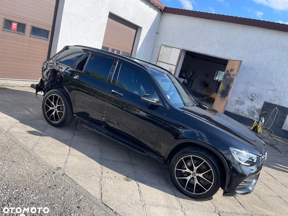 Mercedes-Benz GLC 300 de 4Matic 9G-TRONIC AMG Line - 30