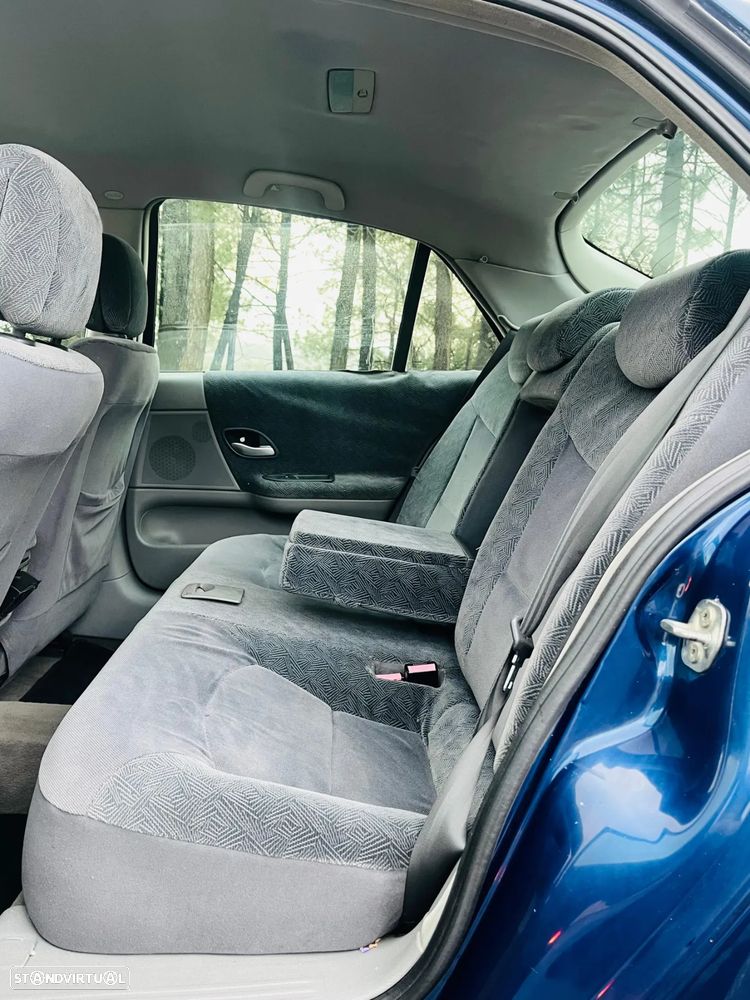 Renault Laguna 1.6 Expression - 10