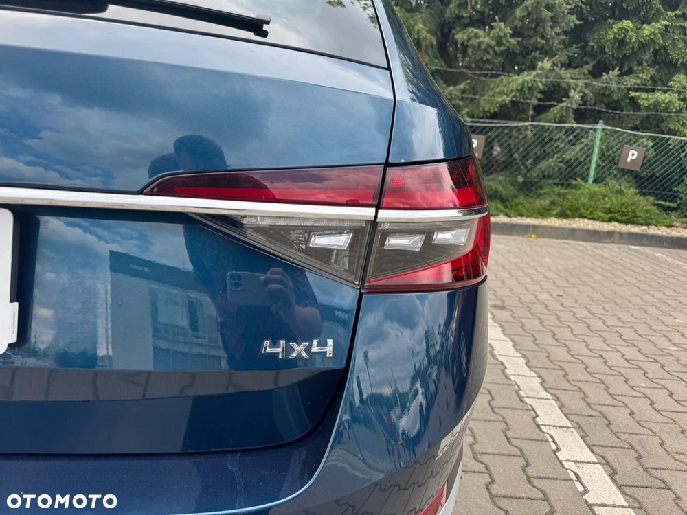 Skoda Superb 2.0 TDI SCR 4x4 Scout DSG - 29