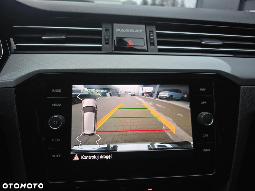 Volkswagen Passat - 20