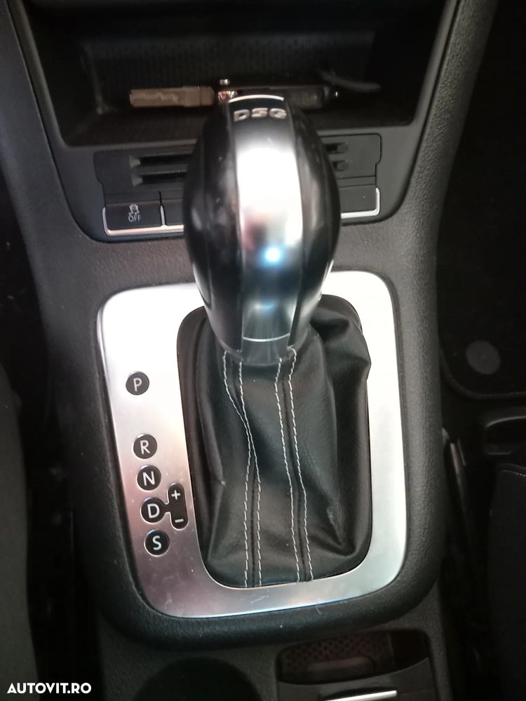 Volkswagen Golf - 6