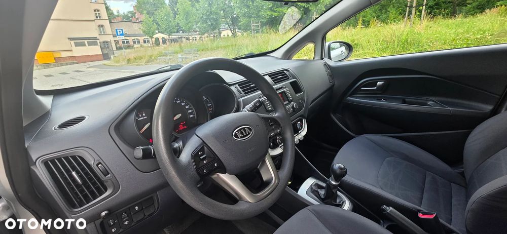 Kia Rio - 11