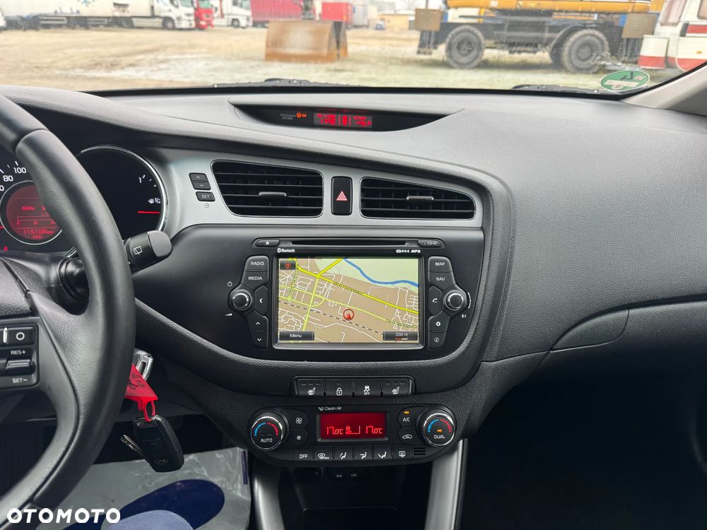 Kia Ceed 1.6 GDI Dream Team Edition - 3