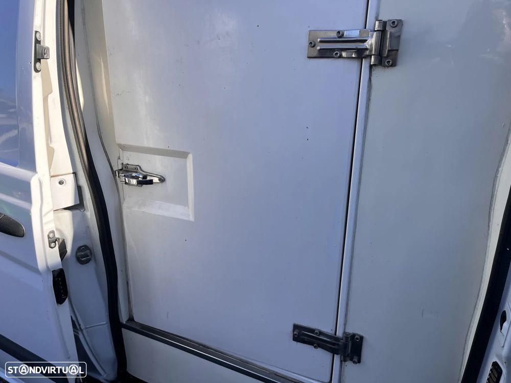 Mercedes-Benz vito 113cdi com câmara de frio e congelação - 6