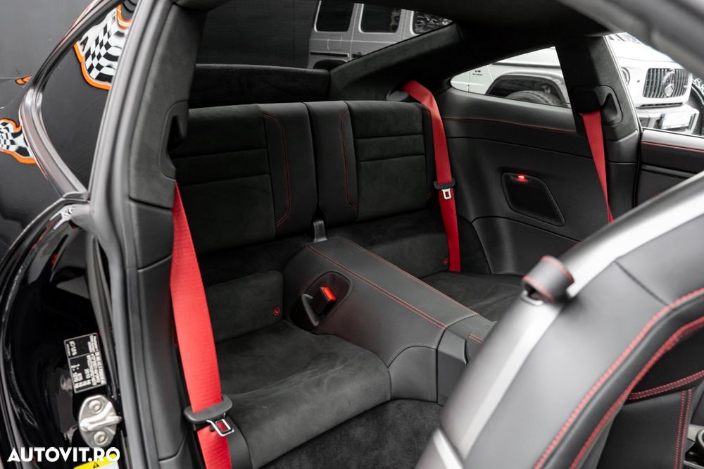Porsche 911 Carrera 4 GTS PDK - 15