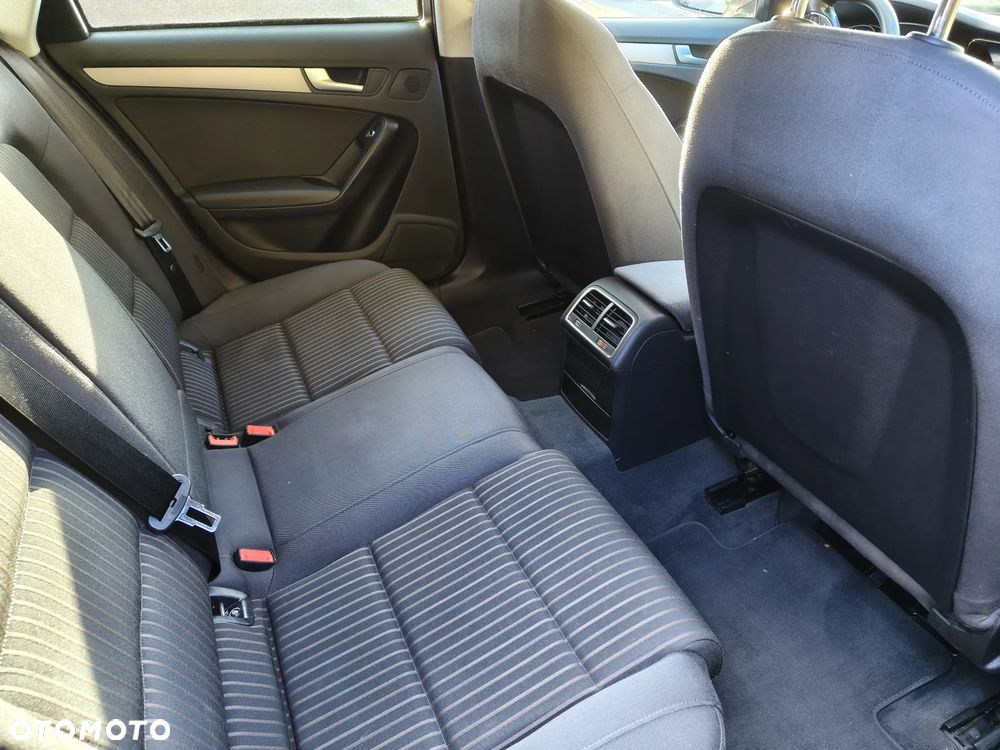 Audi A4 Avant 2.0 TDI ultra DPF Ambiente - 23