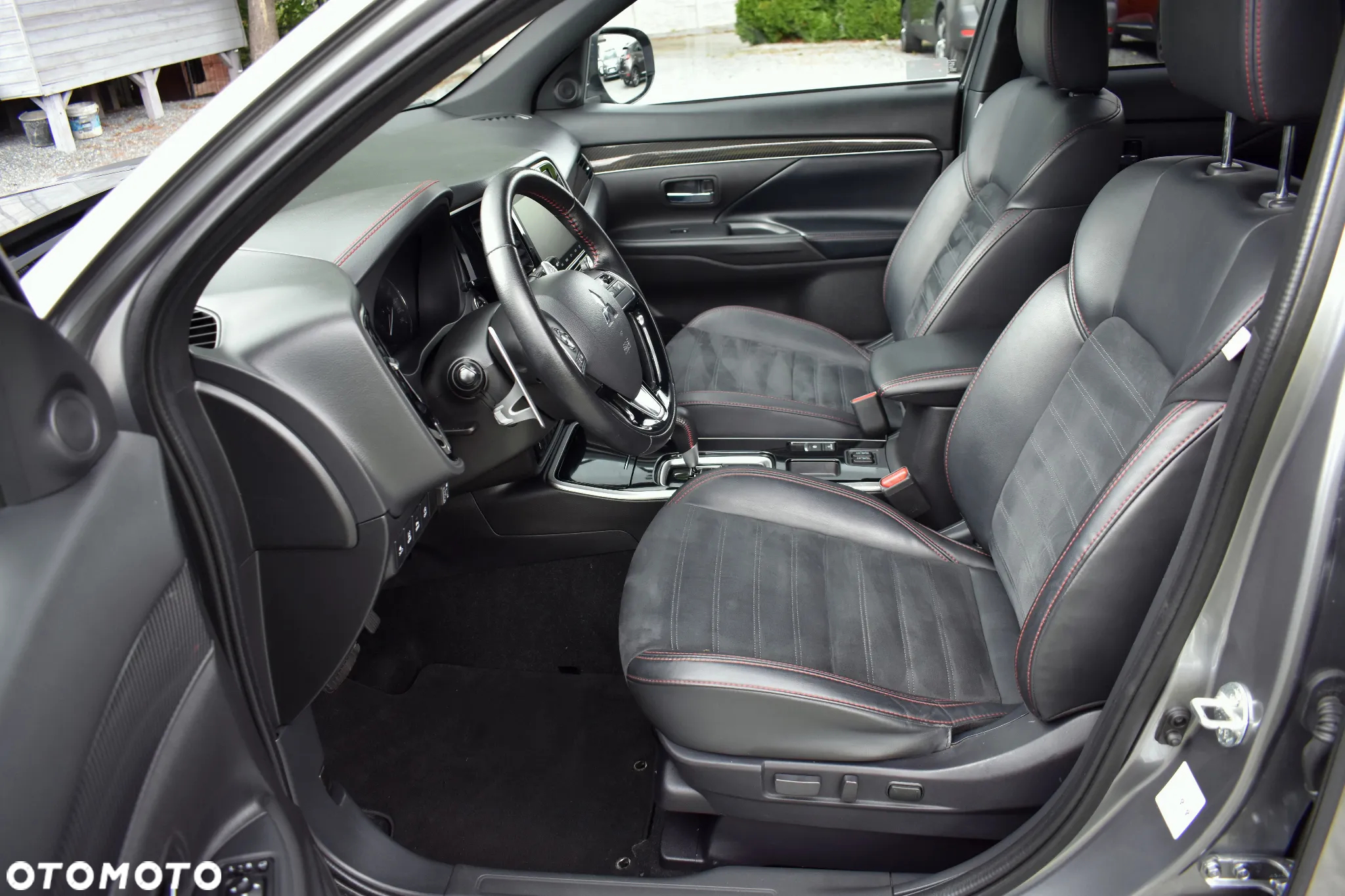 Mitsubishi Outlander 2.0 4WD CVT Diamant Edition+ - 21