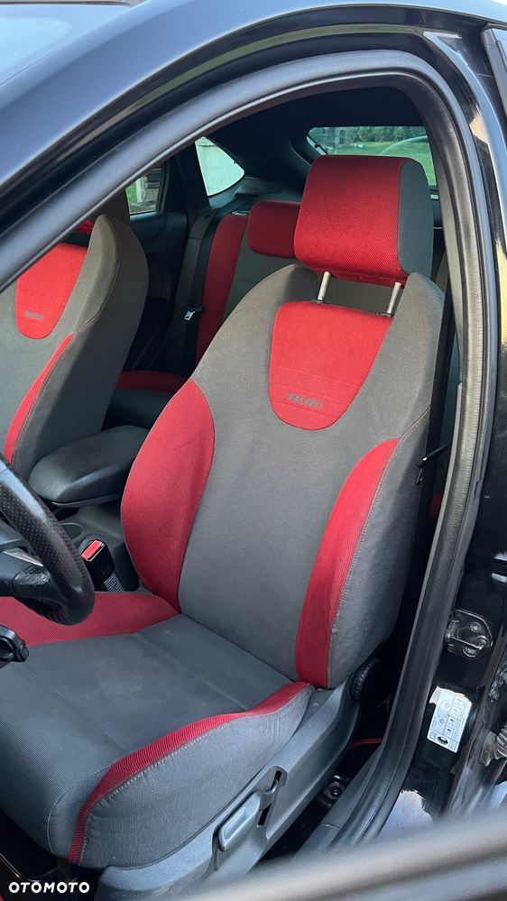 Ford Focus 2.5 ST - 12