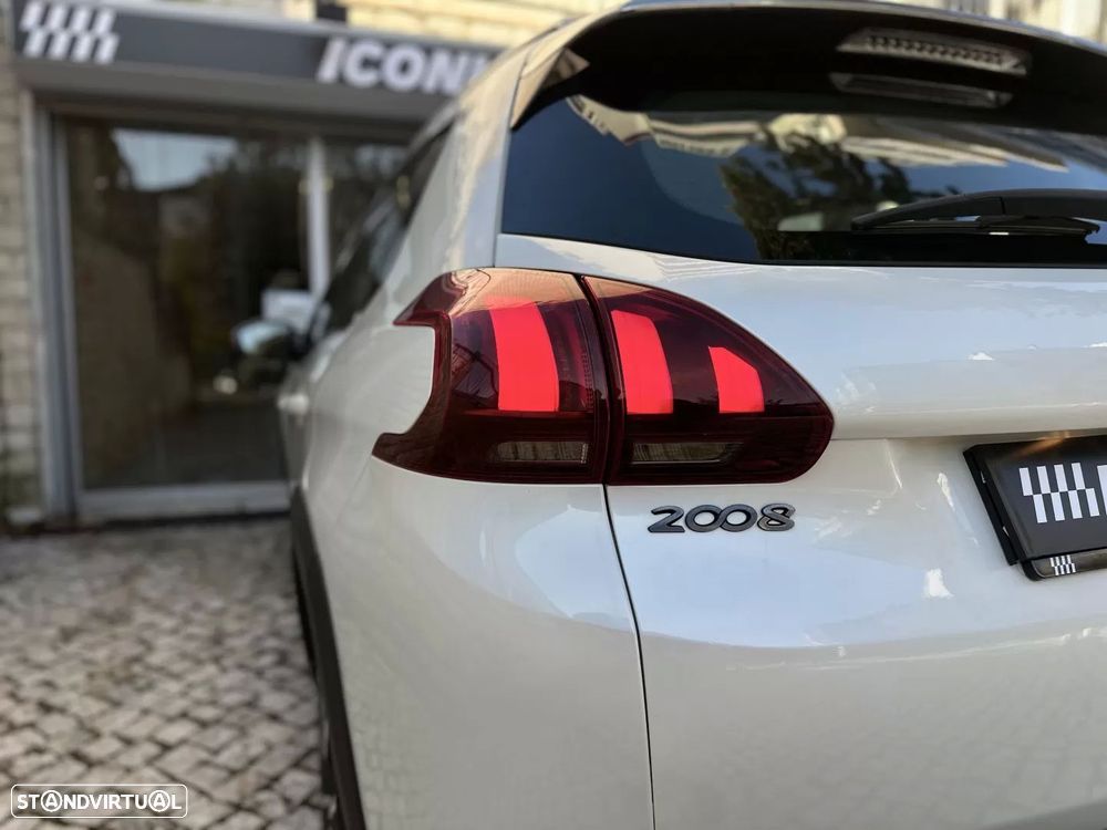 Peugeot 2008 1.2 PureTech Allure EAT6 - 5