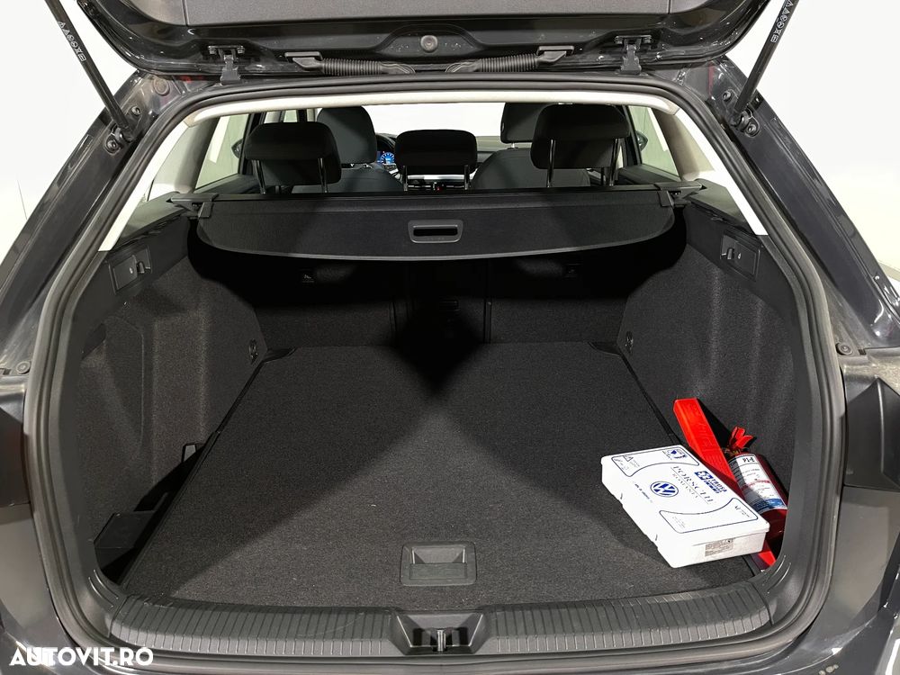 Volkswagen Golf 1.5 eTSI MHEV 130CP DSG Life - 12