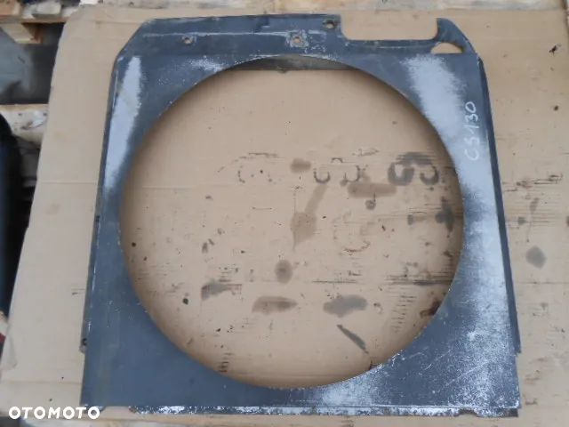 Osłona chłodnicy wody wentylatora Case CS130 - 1