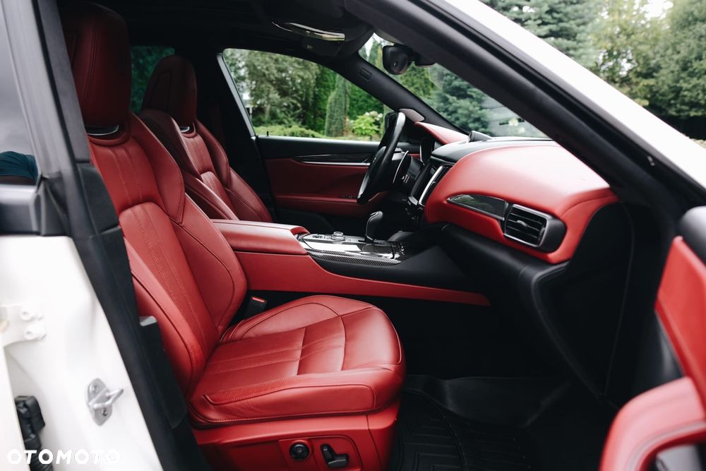 Maserati Levante S - 23