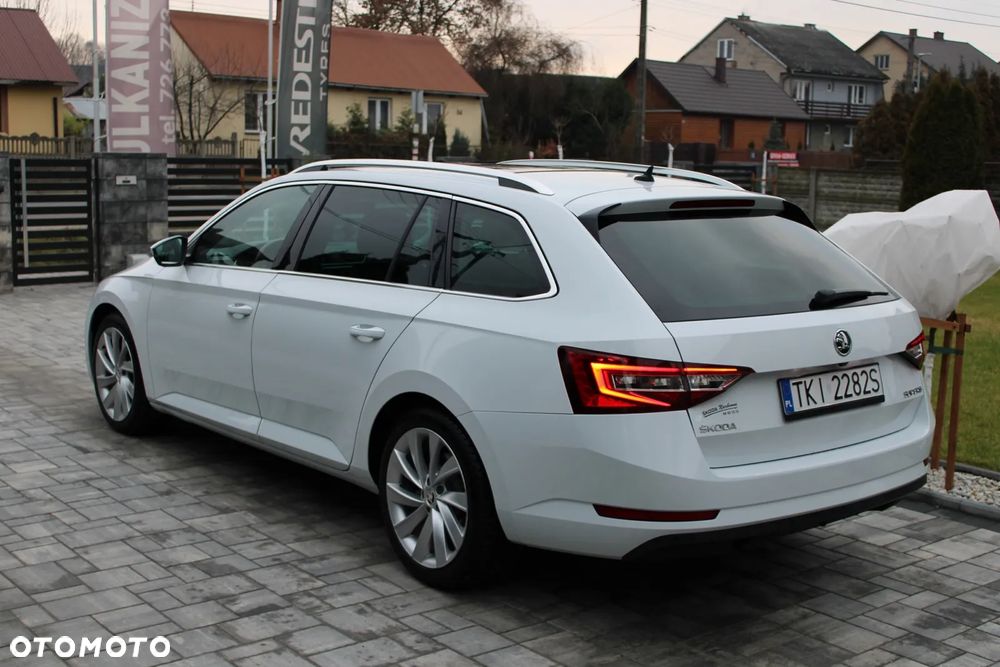 Skoda Superb 2.0 TDI Premium Edition - 2