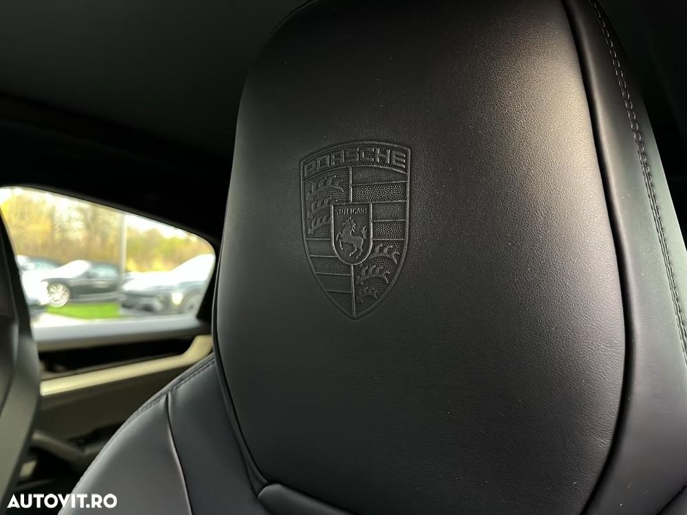 Porsche Cayenne Coupe E-Hybrid - 24