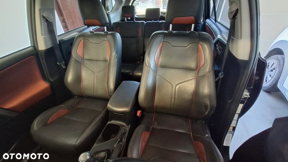 Toyota RAV4 - 16