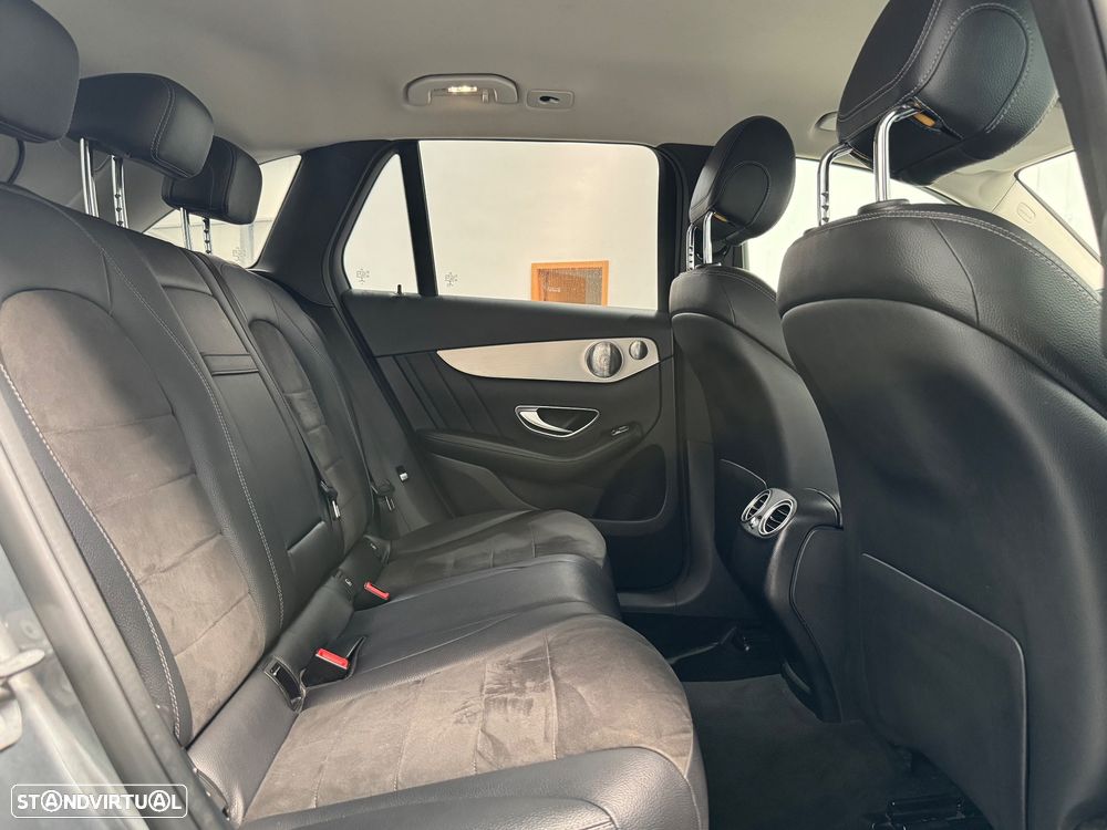 Mercedes-Benz GLC 220 d 4Matic 9G-TRONIC AMG Line - 31