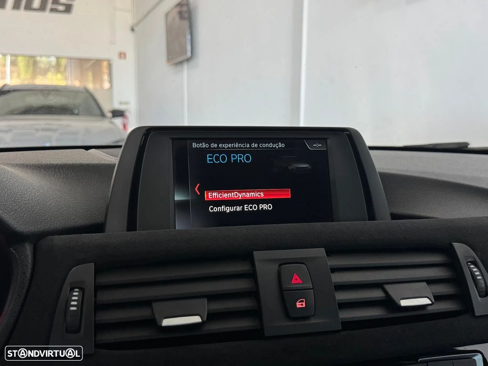 BMW 330 i Pack M Auto - 35