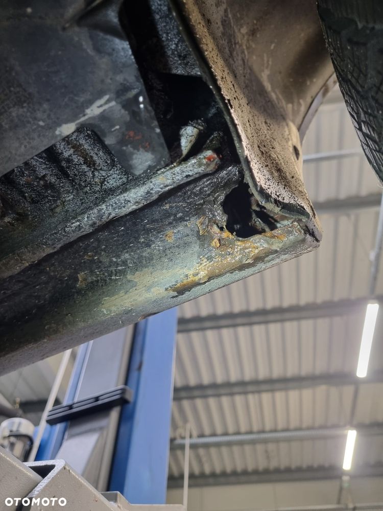 Volkswagen Jetta 1.6 Trendline - 16