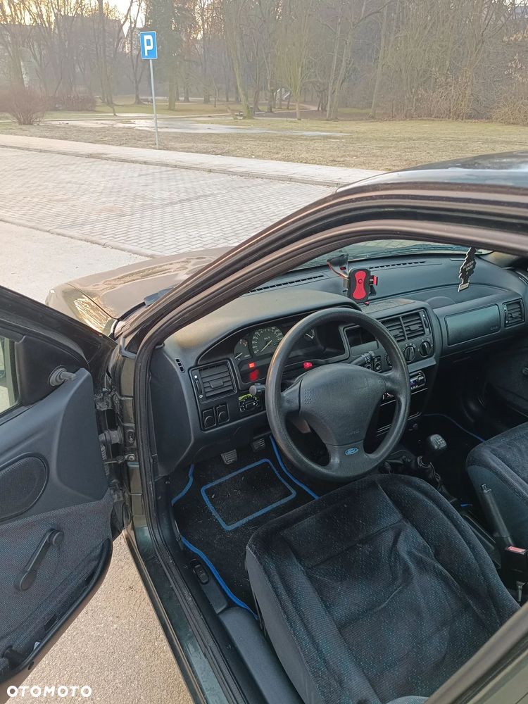 Ford Escort 1.6 CLX - 6
