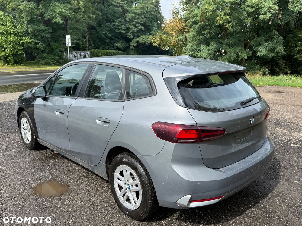 BMW Seria 2 218d - 9